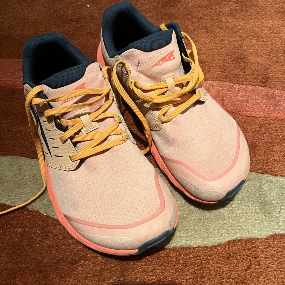 ALTRA Women's Superior 5 Trail Running Shoes, Dusty Pink - 9 US, USED